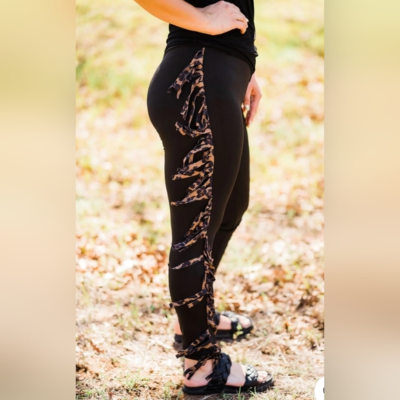 Crazy Train Black Fringe Meow Tiwn Leggings Size XL - Picture 5 of 11